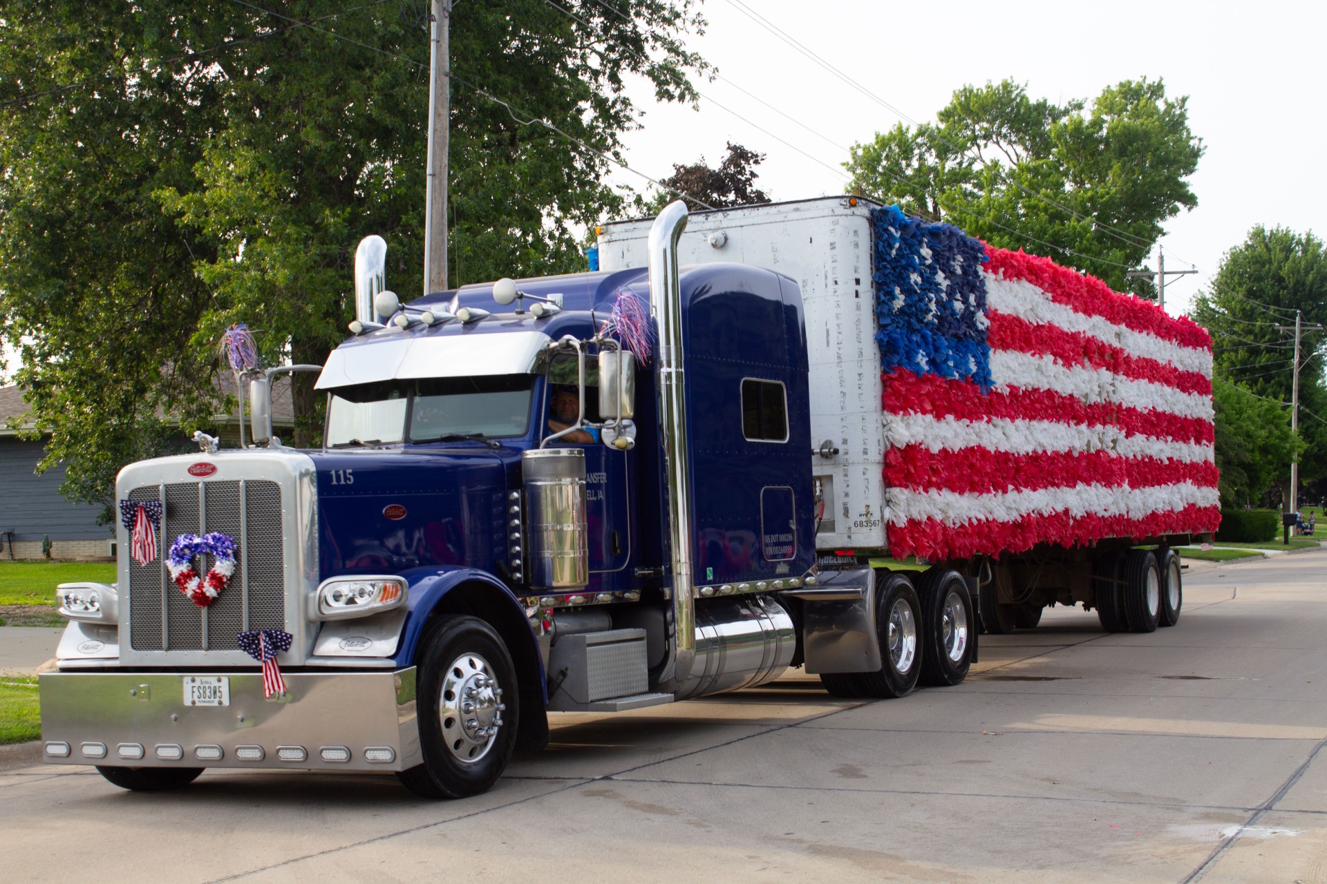 Grinnell on the Fourth Float