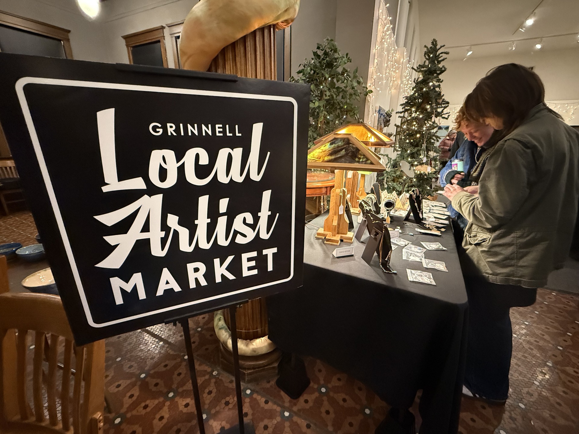 Local Artist Market at Grinnell Area Arts Council 